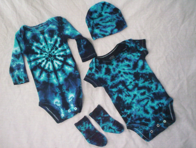 Winter Baby Tie Dye Gift Set