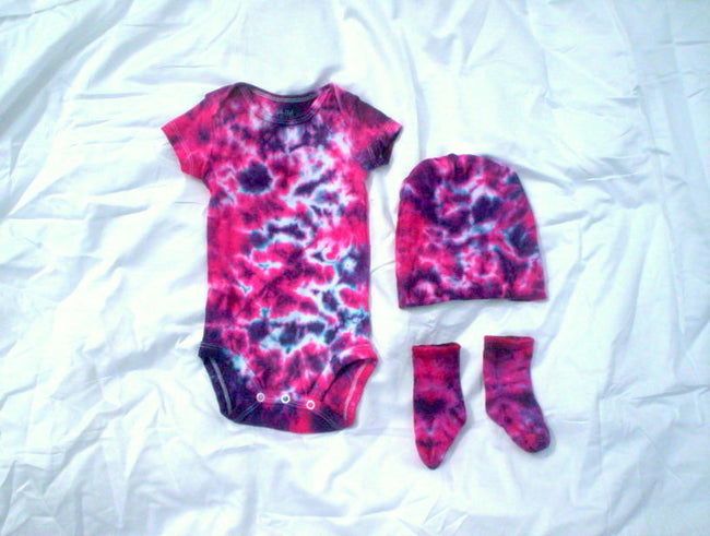 Welcome Baby Tie Dye Gift Set